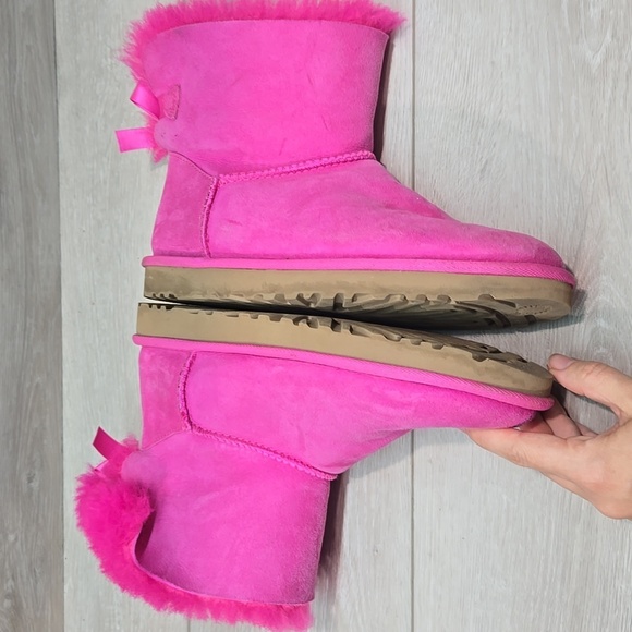 Ugg Australia Women Pink Mini Bailey Bow Short Shearling Lined Boots Shoes Sz 9 - Picture 8 of 14